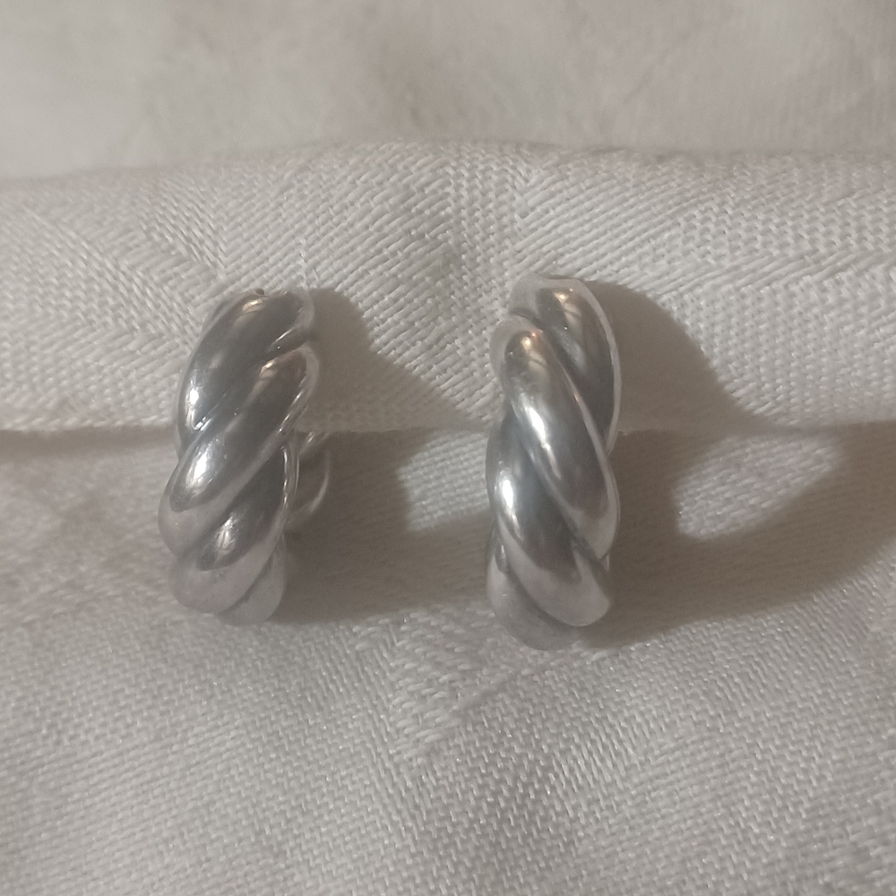 David Yurman Sculpted Cable Hoops in Sterling Silver - Picture 3 of 8